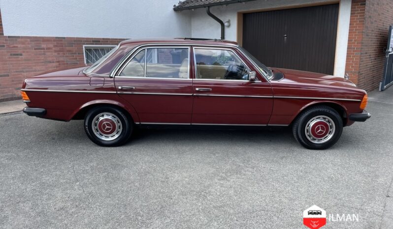 Mercedes-Benz 200 Oldtimer mit H-Kennzeichen full