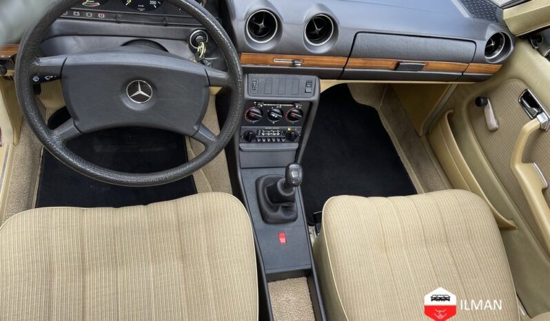 Mercedes-Benz 200 Oldtimer mit H-Kennzeichen voll